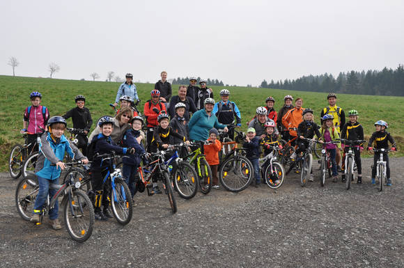 20140405_radtour.tubing.cursdorf.gruppenbild